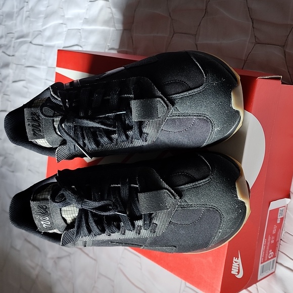 Nike Air Max Pre-Day shoes - Picture 3 of 4